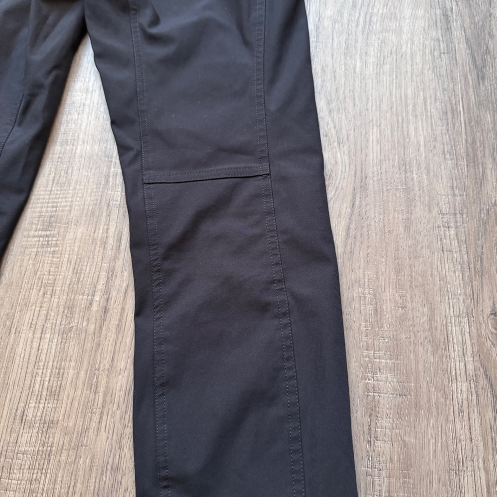 Lululemon Bust A Move Women's Pants - Estimated Size 2 - Picture 10 of 16
